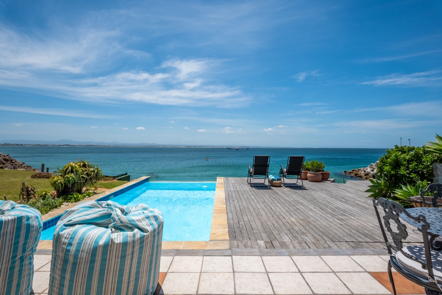 6 Bedroom Property for Sale in Port St Francis Eastern Cape